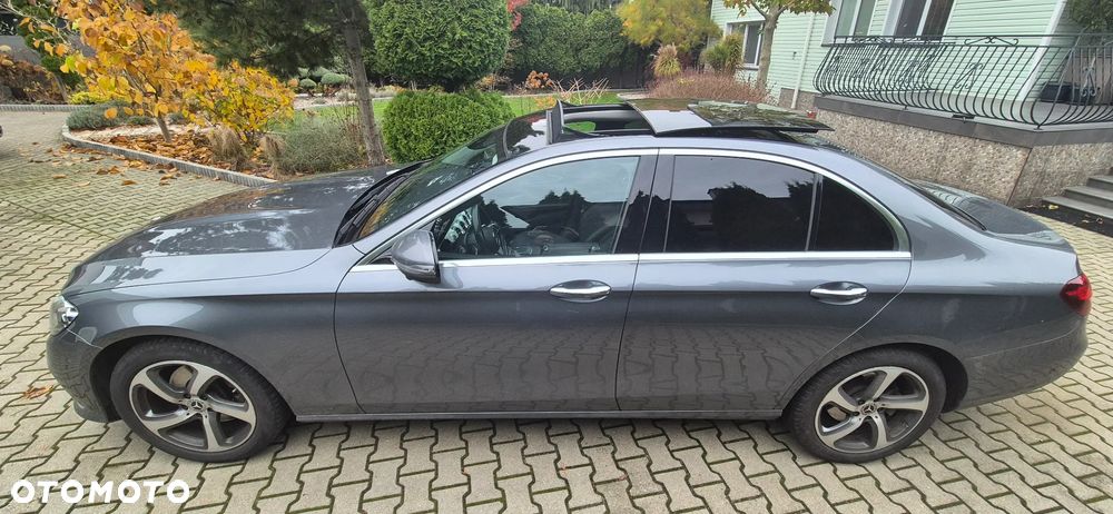 Mercedes-Benz Klasa E 200 4-Matic - 2