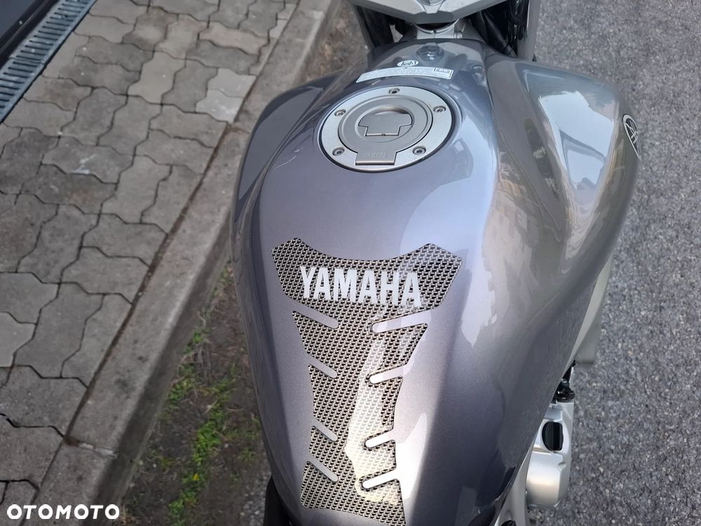 Yamaha FZ6 - 18