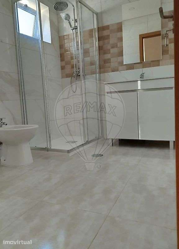 Moradia T2 para venda - Grande imagem: 2/5