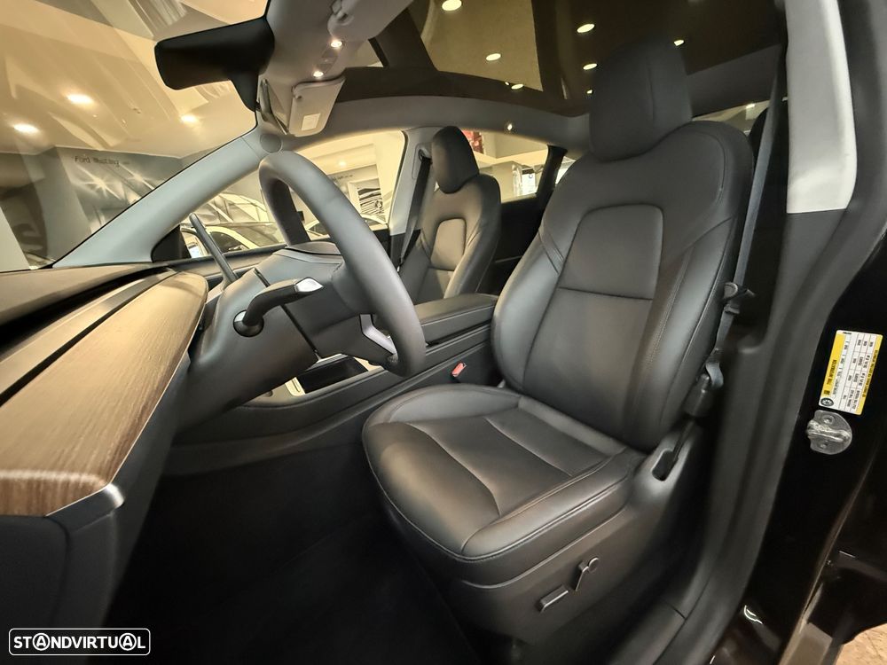 Tesla Model Y Launch Edition Long Range Dual Motor AWD - 5