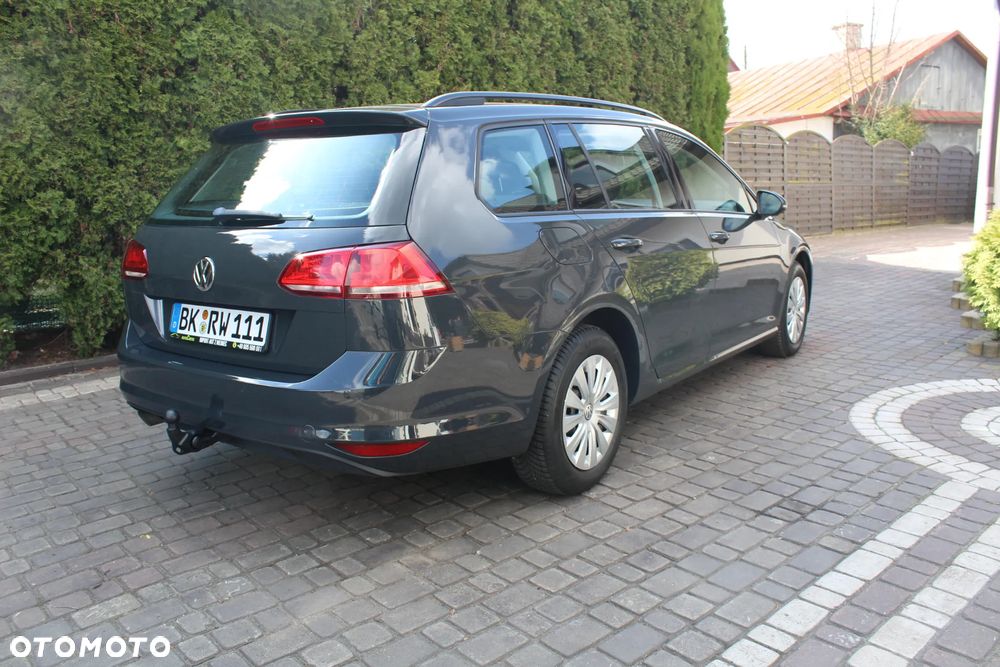 Volkswagen Golf - 6