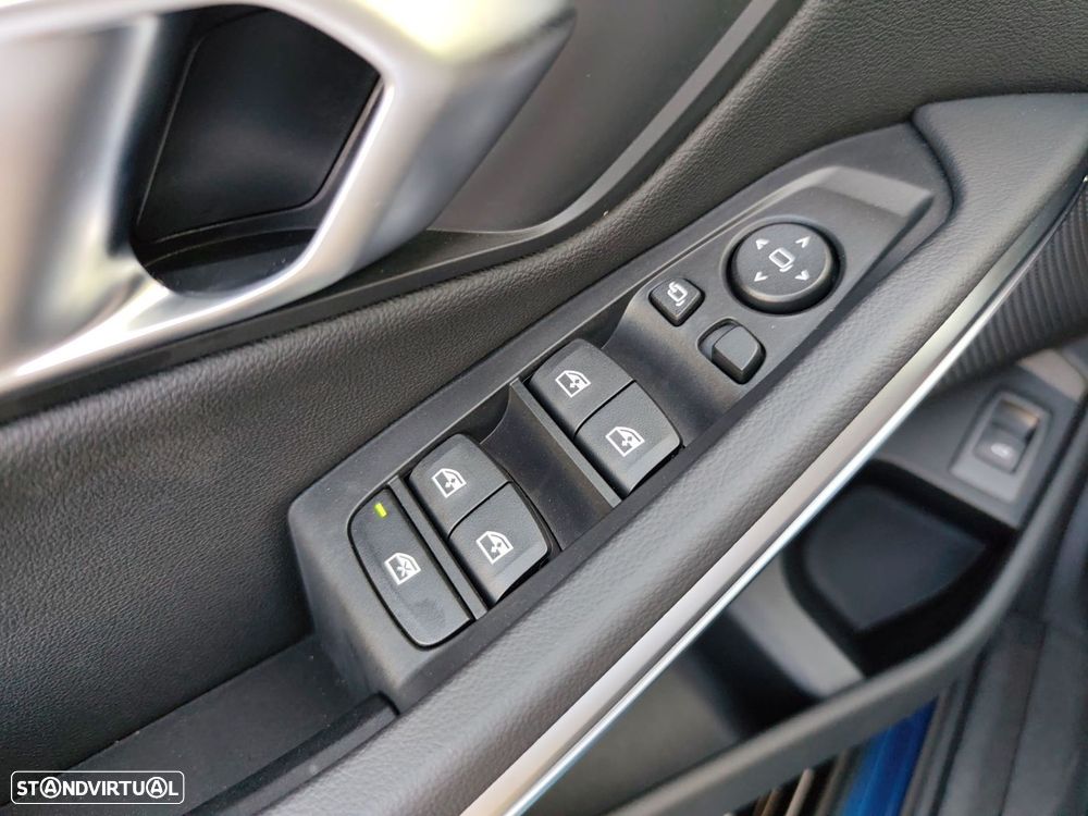 BMW 320 d Pack Desportivo M Auto - 22