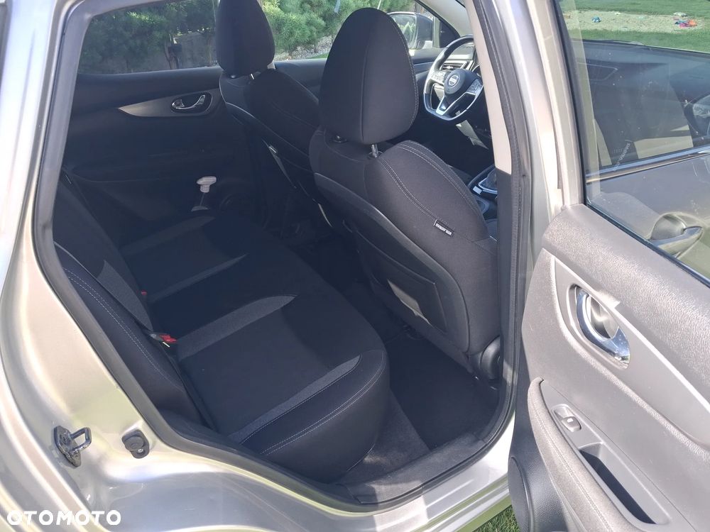 Nissan Qashqai 1.6 DCi Xtronic TEKNA - 21