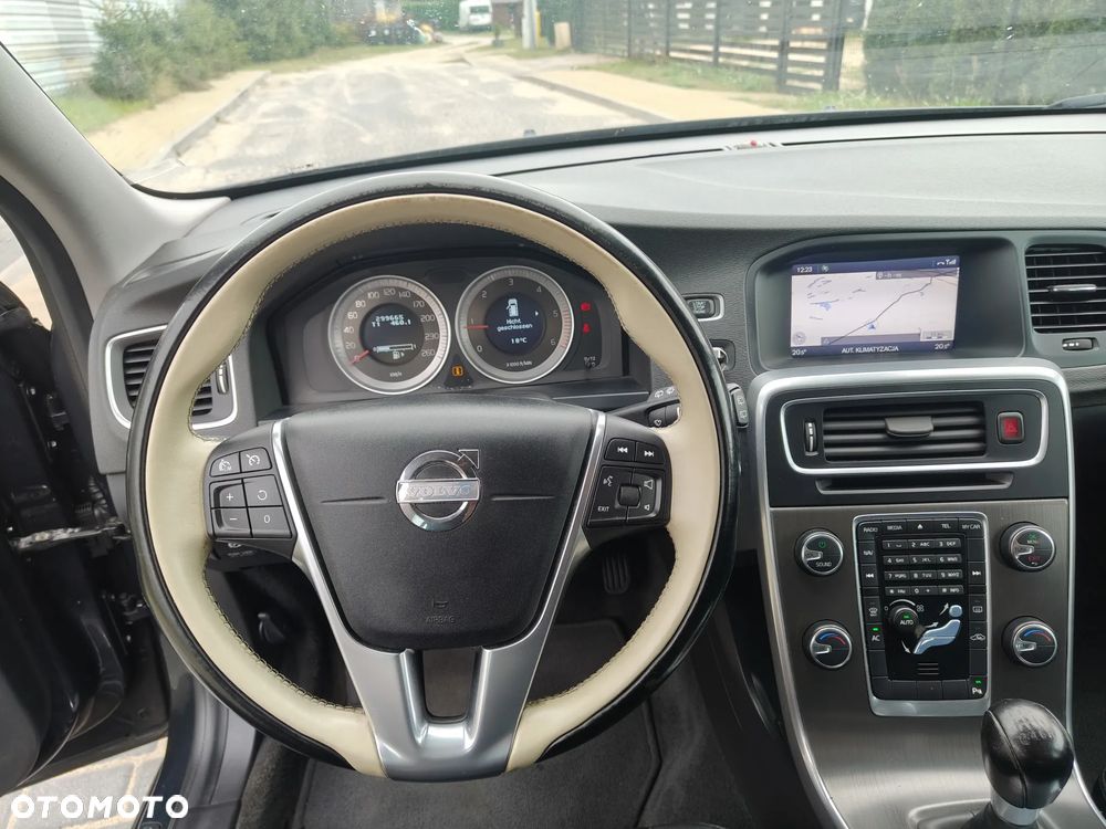 Volvo V60 D3 Kinetic - 25