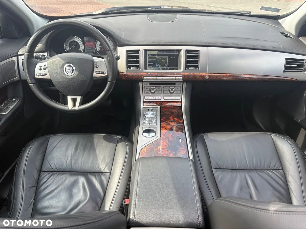 Jaguar XF 3.0 V6 Luxury - 15