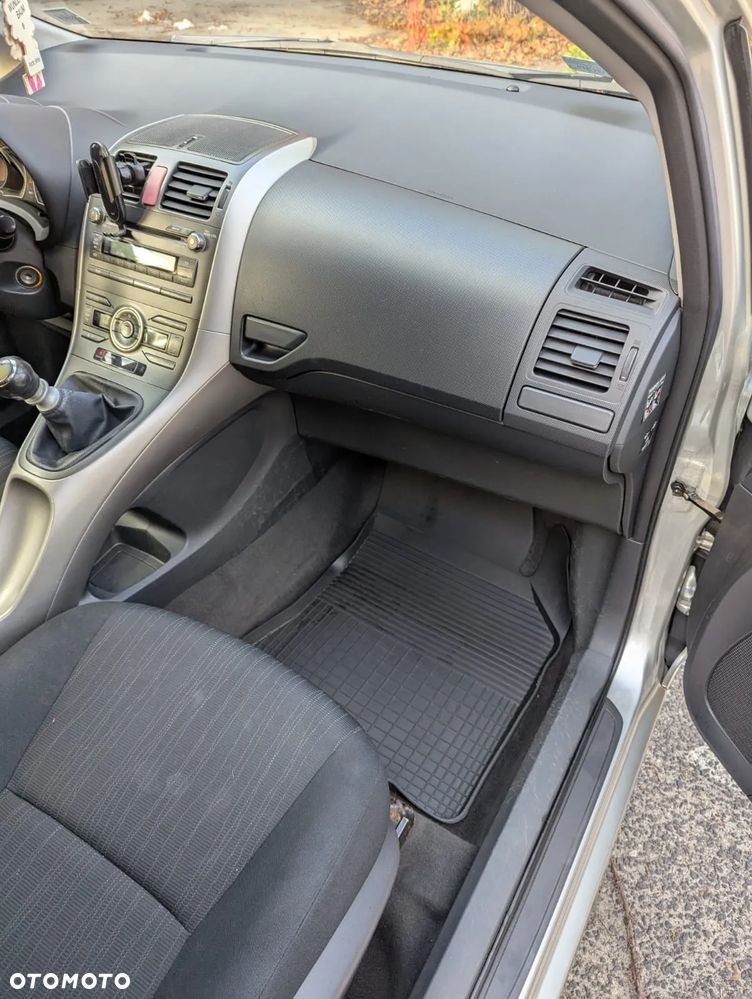 Toyota Auris 2.0 D-4D Luna - 19