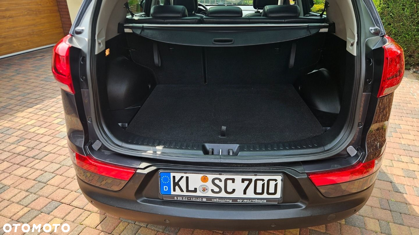 Kia Sportage 1.7 CRDI 2WD Dream-Team Edition - 24