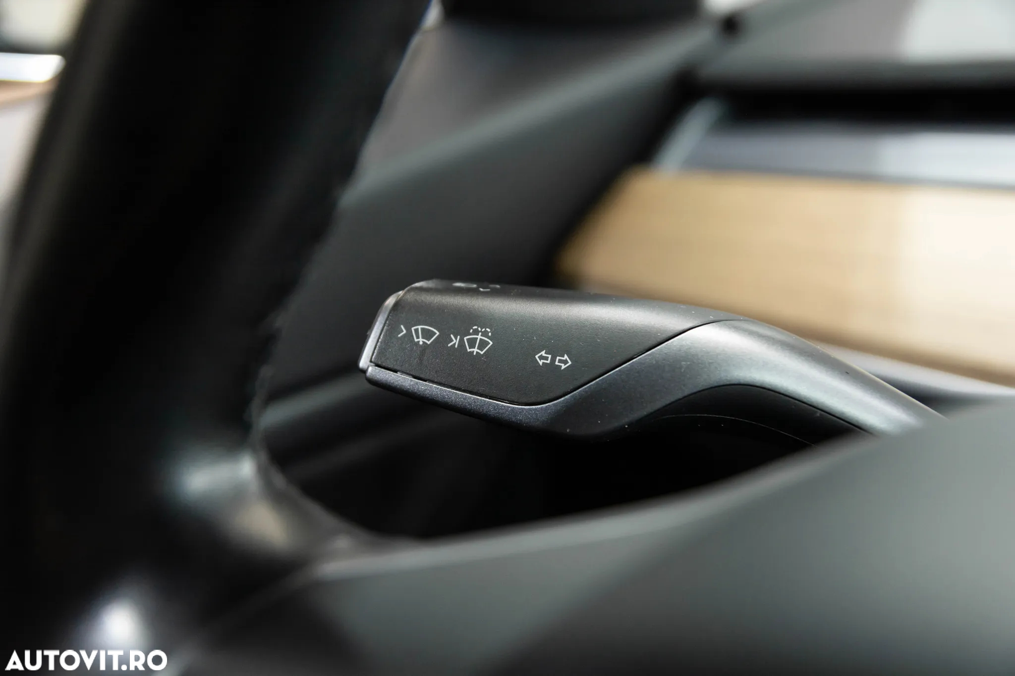 Tesla Model 3 Long Range - 28