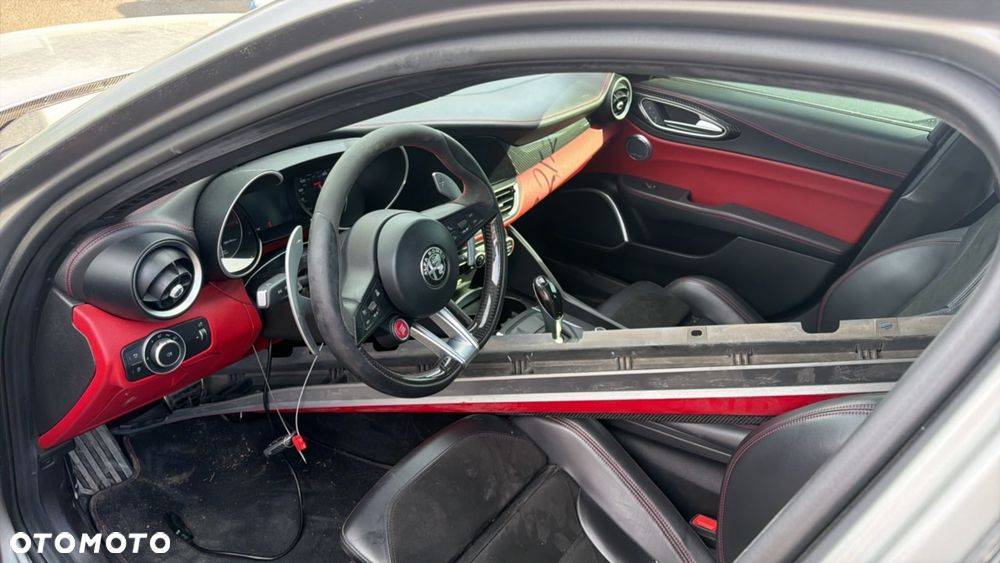 Alfa Romeo Giulia 2.9 Bi Turbo V6 Quadrifoglio - 14