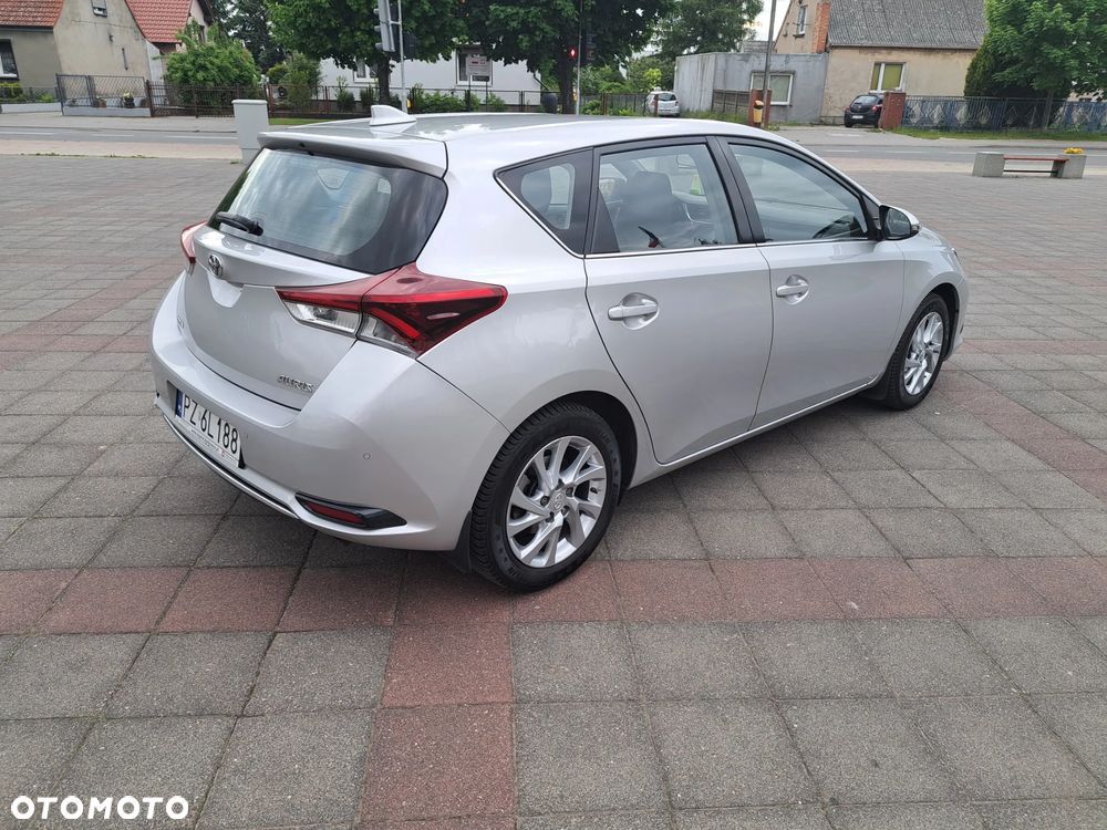 Toyota Auris - 5