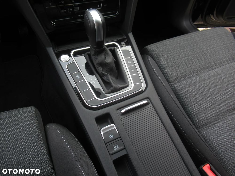 Volkswagen Passat 2.0 TSI Business DSG - 12