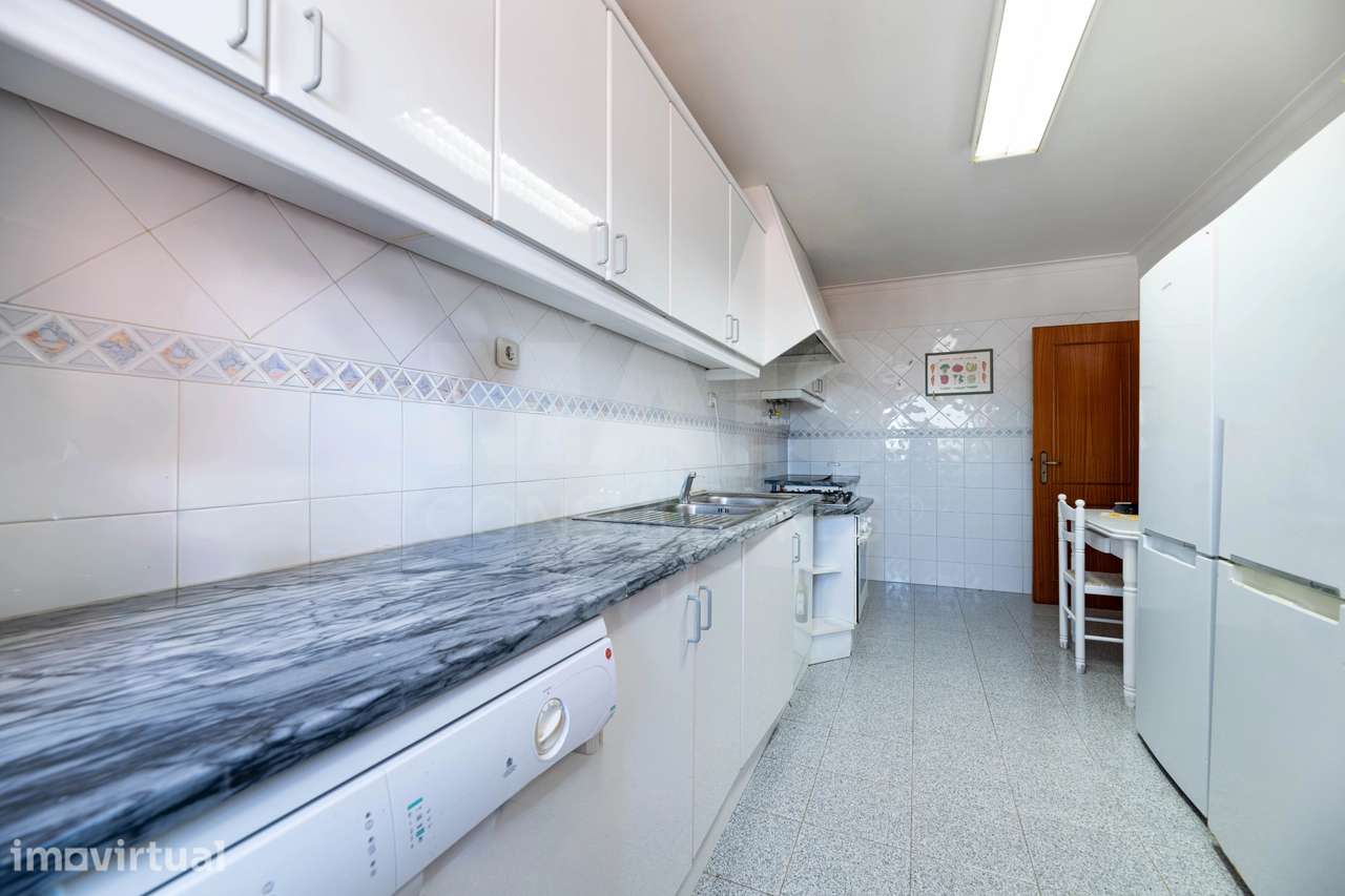 Apartamento T2 com Varanda e Arrecadação em Agualva Cacem - Sintra - Grande imagem: 4/12
