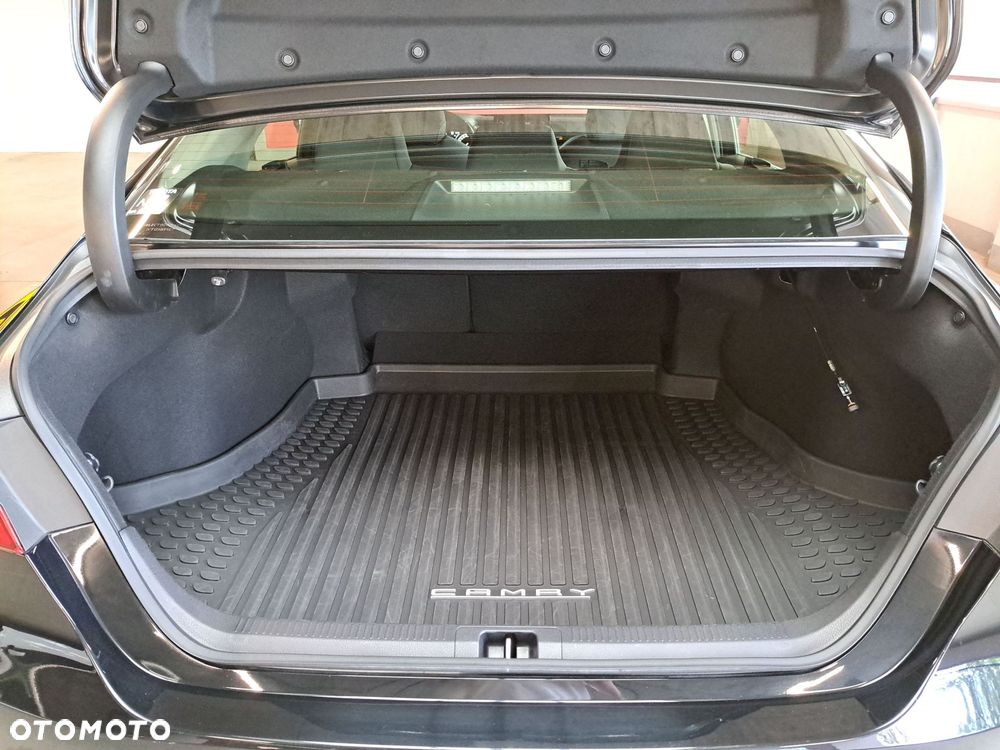 Toyota Camry 2.5 Hybrid Comfort CVT - 14