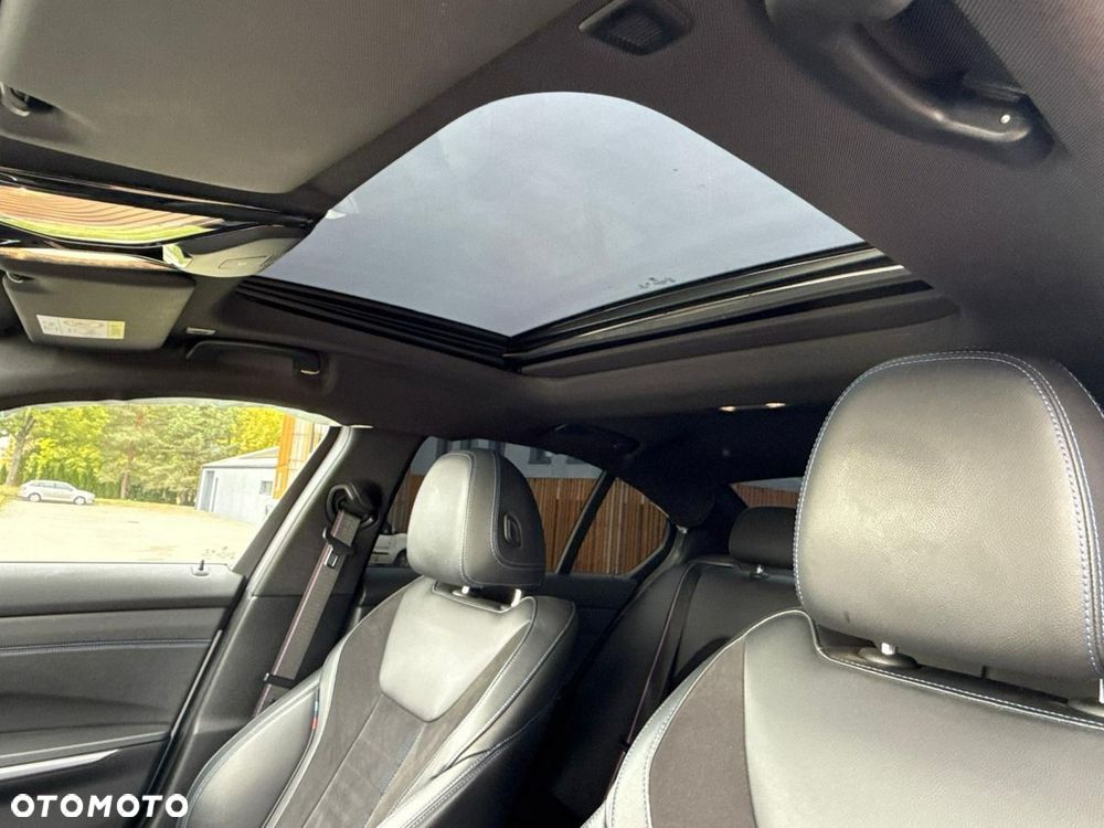 BMW Seria 3 330d M Sport sport - 33