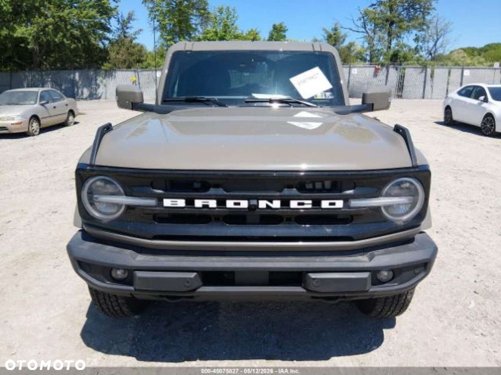 Ford Bronco - 8