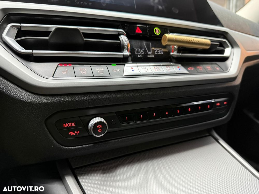 BMW Seria 3 320i AT - 12