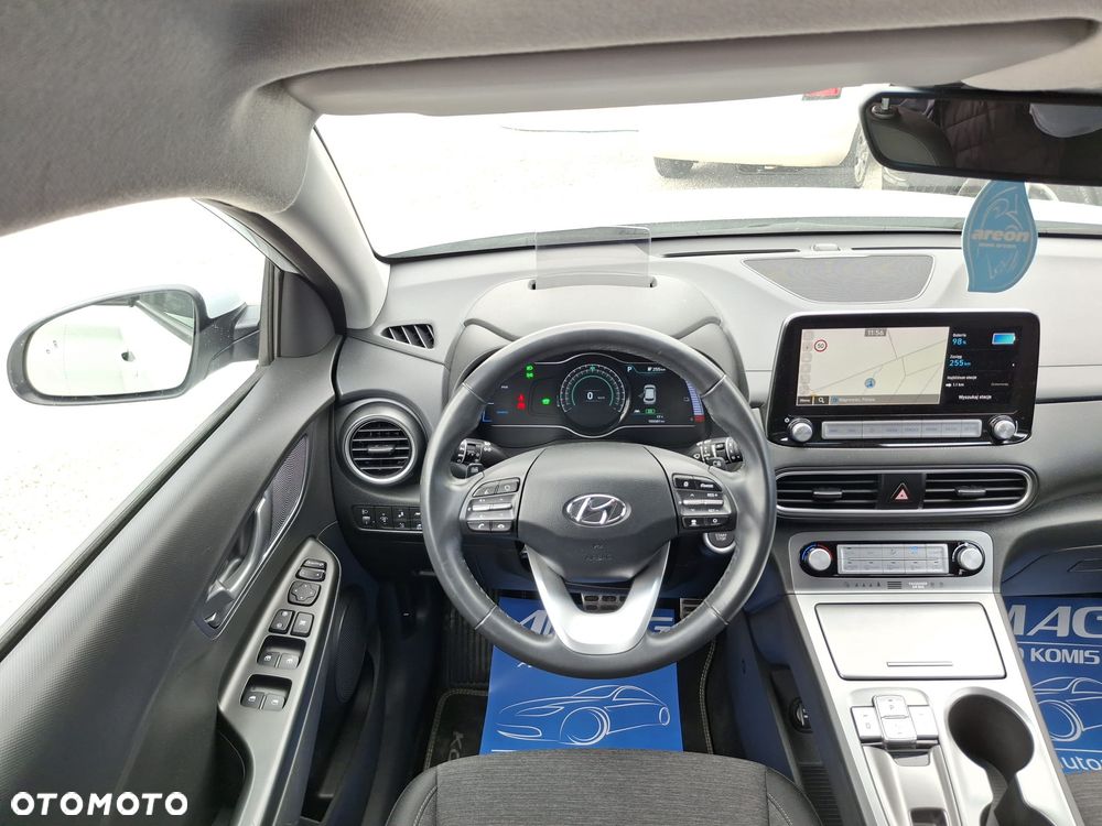 Hyundai Kona 39kWh Premium - 12