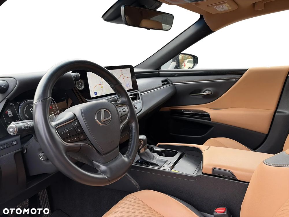 Lexus ES 300h Business Edition - 11