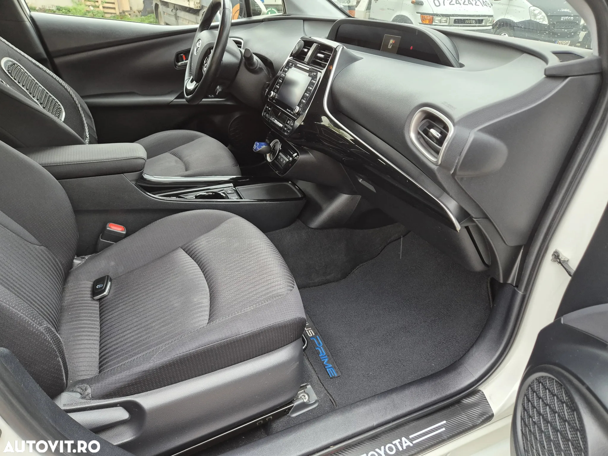 Toyota Prius Plug-in Hybrid Executive - 10