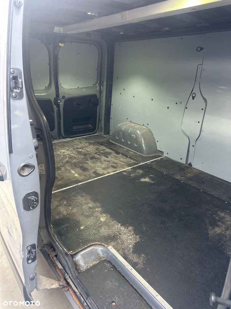 Opel VIVARO - 23