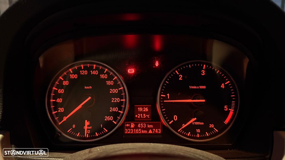 BMW 318 d - 12