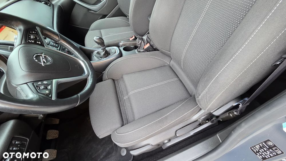 Opel Astra 1.4 T Cosmo S&S - 23