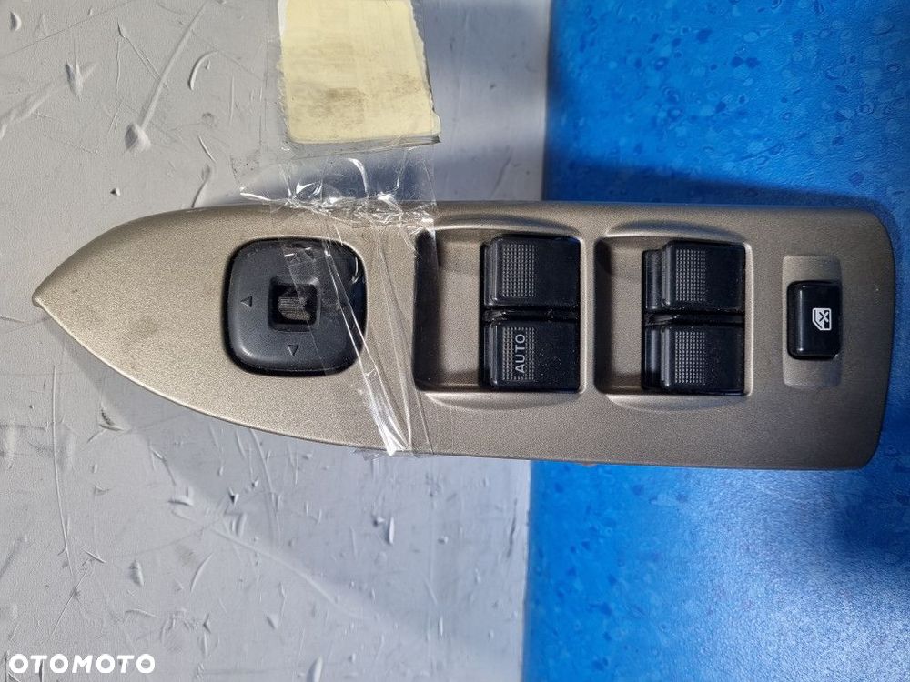 MAZDA 323F PANEL STEROWANIA SZYB - 1