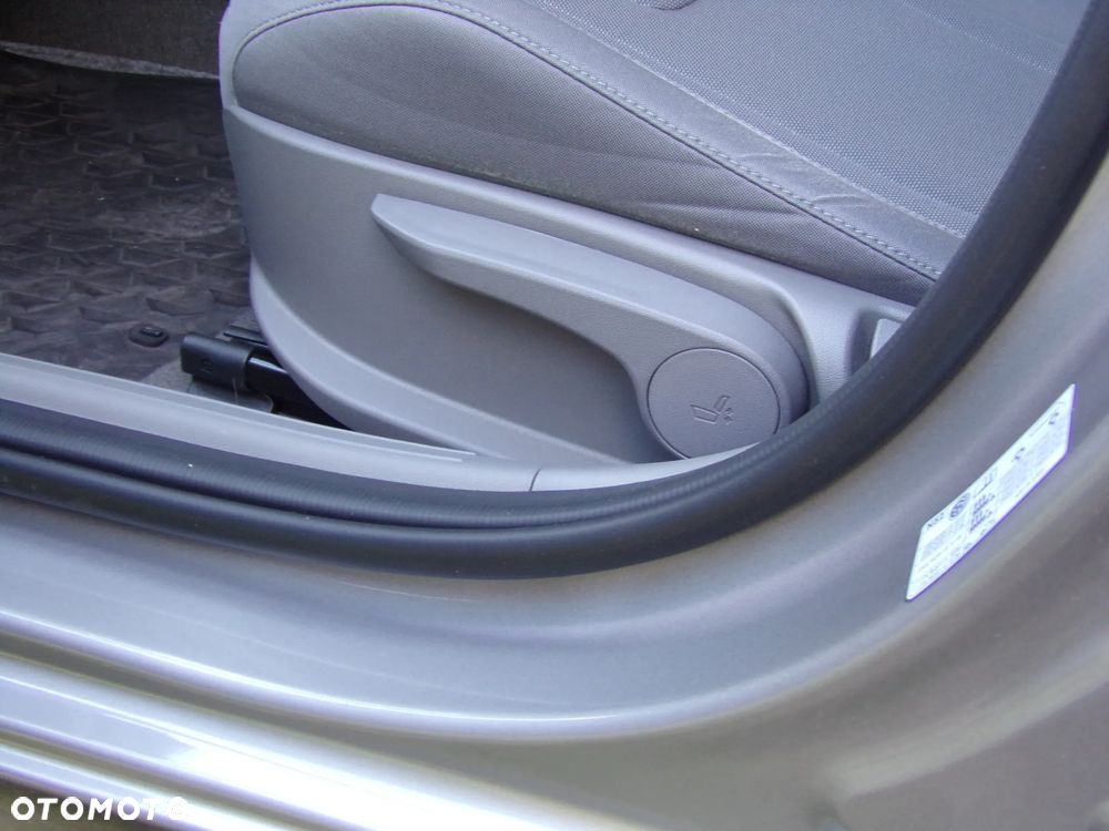 Hyundai Elantra 1.6 Smart - 25