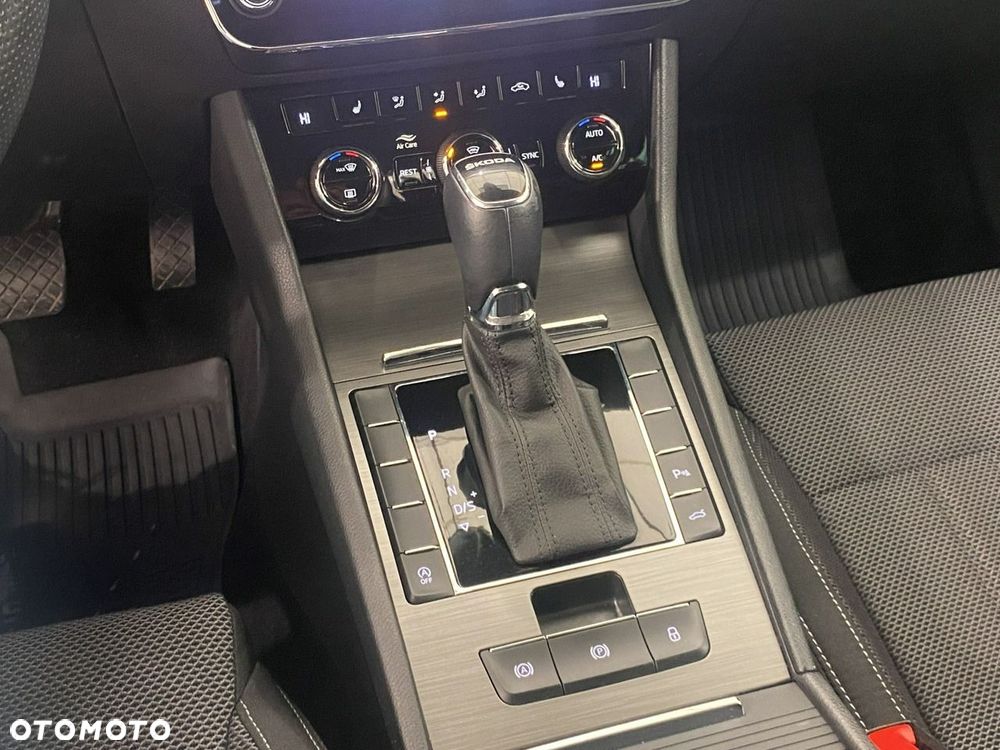 Skoda Superb 2.0 TDI SCR Style DSG - 19