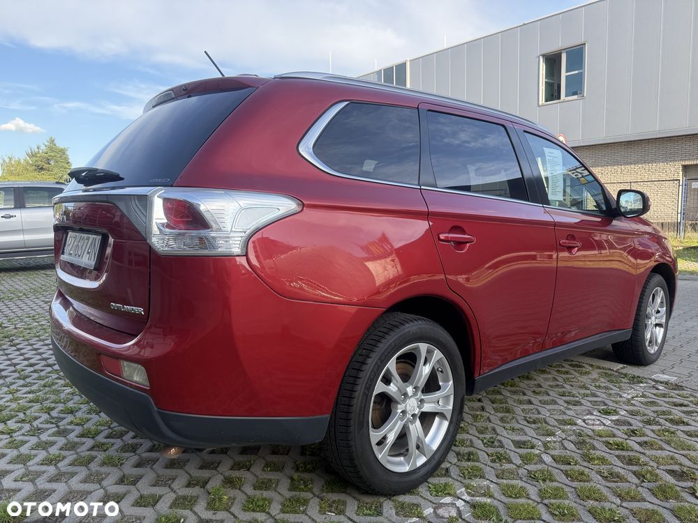 Mitsubishi Outlander - 3