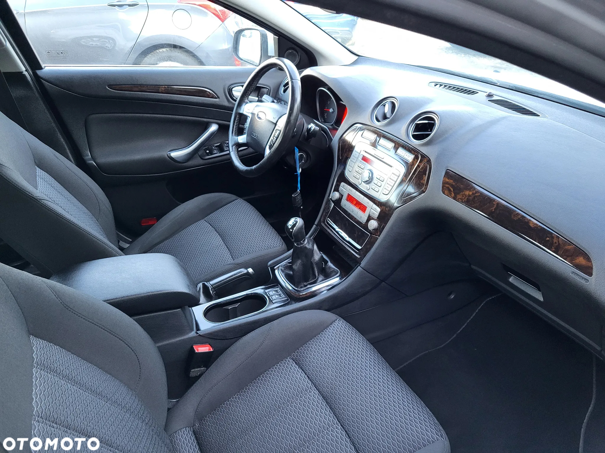 Ford Mondeo 2.0 FF Ghia - 19