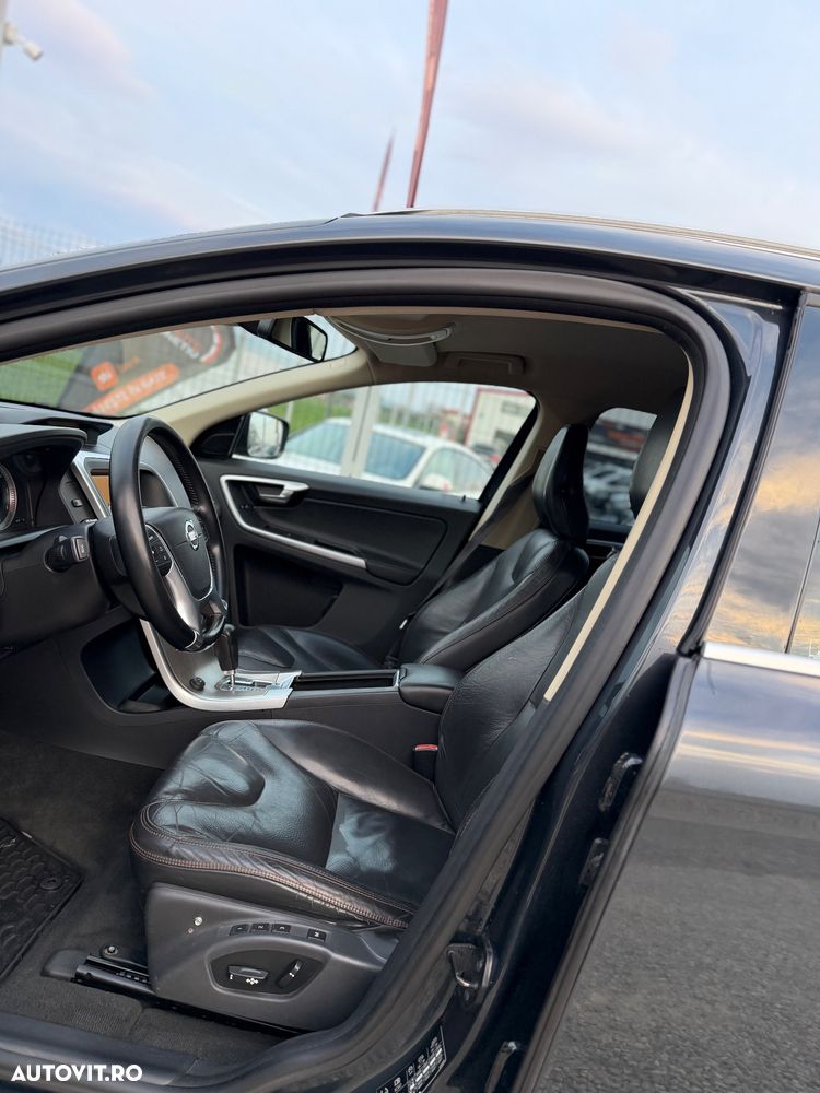 Volvo XC 60 D5 AWD Aut. Summum - 7
