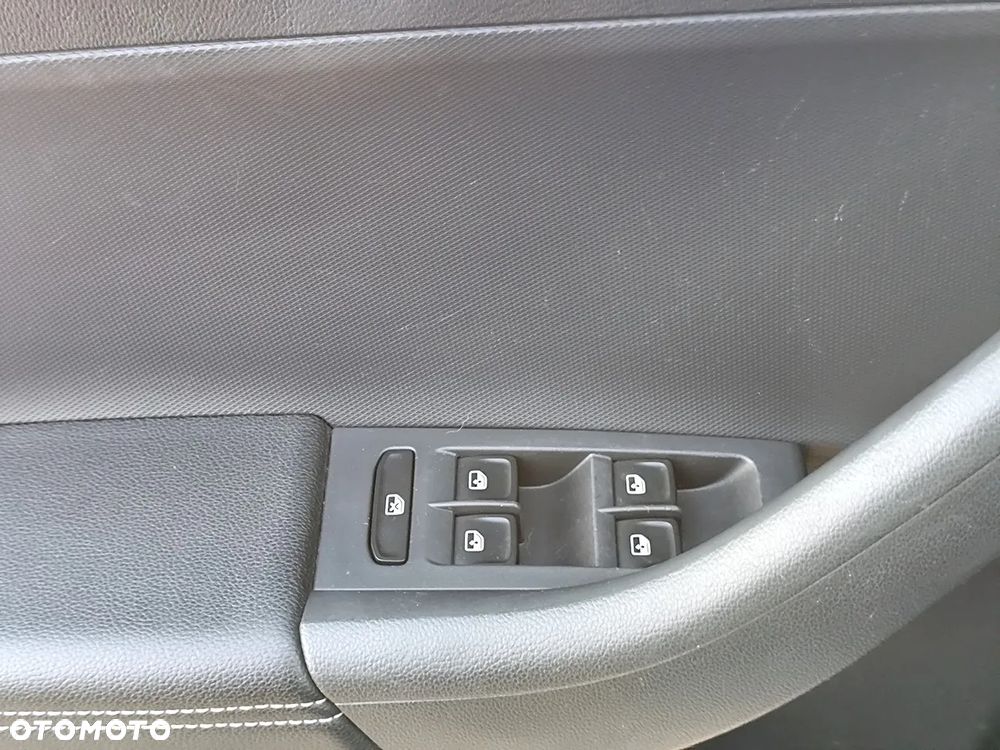 Skoda RAPID Spb 1.0 TSI Ambition - 13