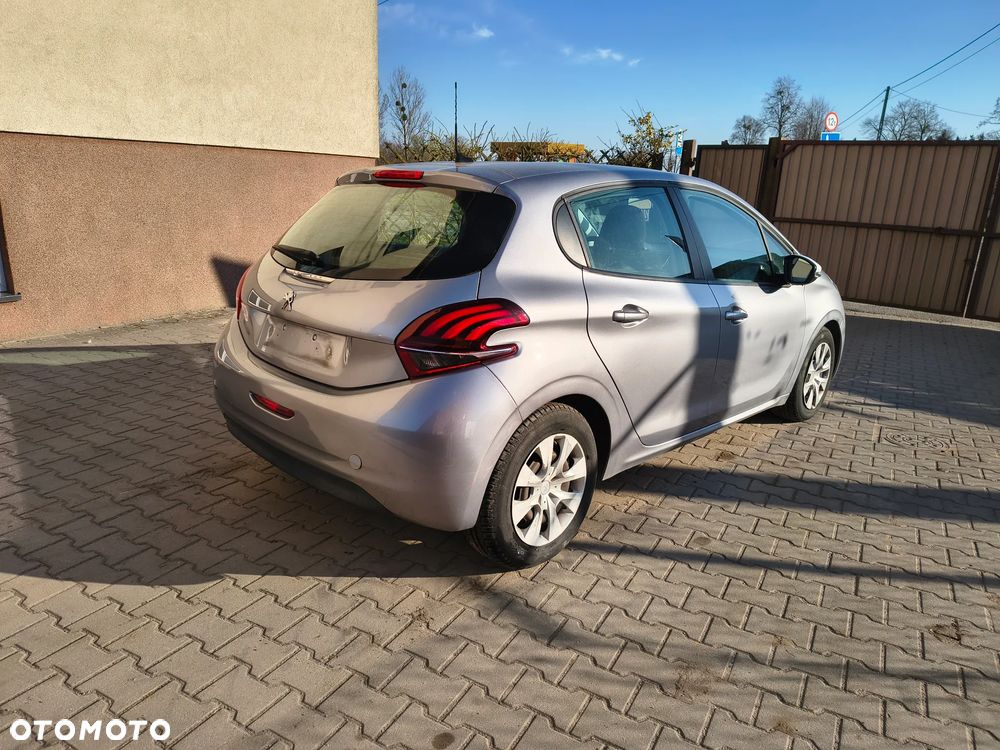 Peugeot 208 - 7