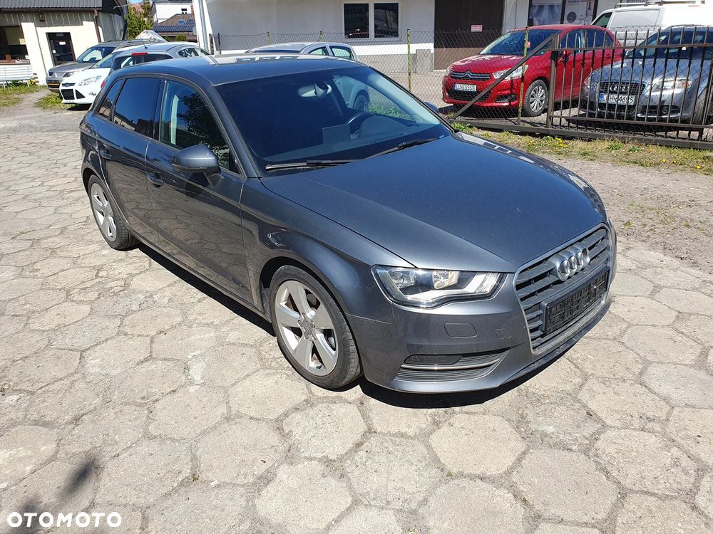 Audi A3 Sportback 1.6 TDI DPF Ambiente - 8