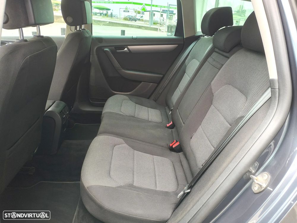 VW Passat Variant 1.6 TDI BlueMotion - 8