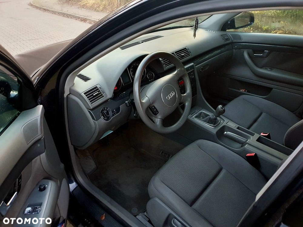 Audi A4 Limousine 2 - 5