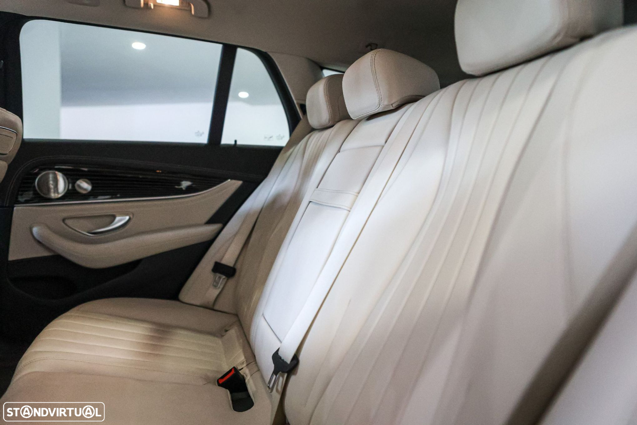 Mercedes-Benz E 300 de Exclusive Line 4Matic - 13