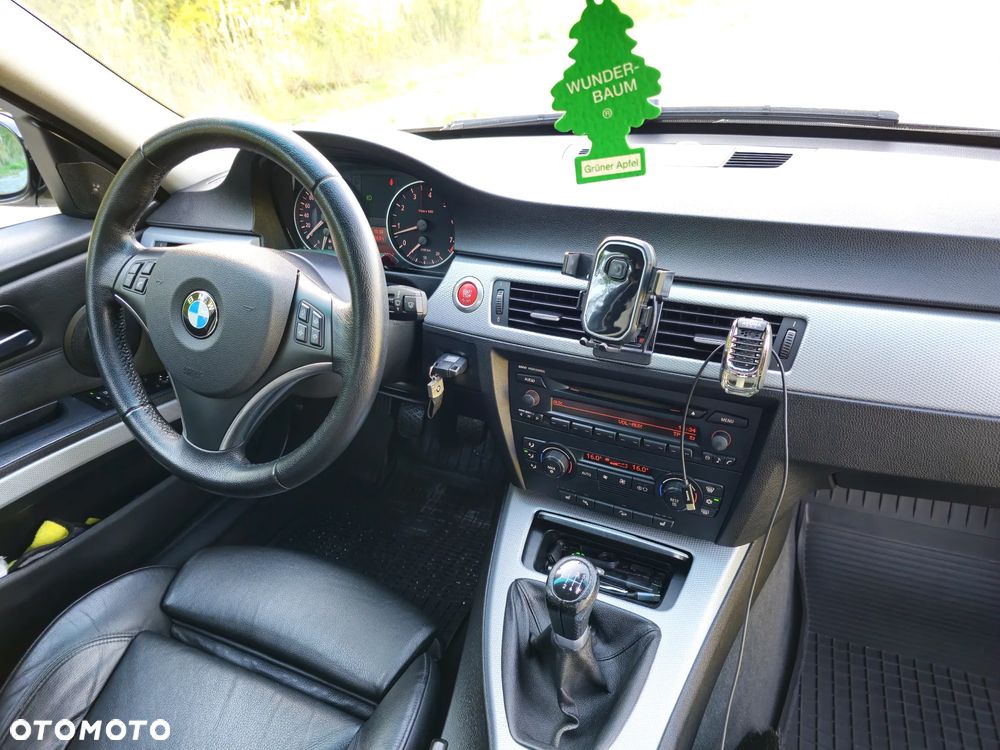 BMW Seria 3 330xi - 16