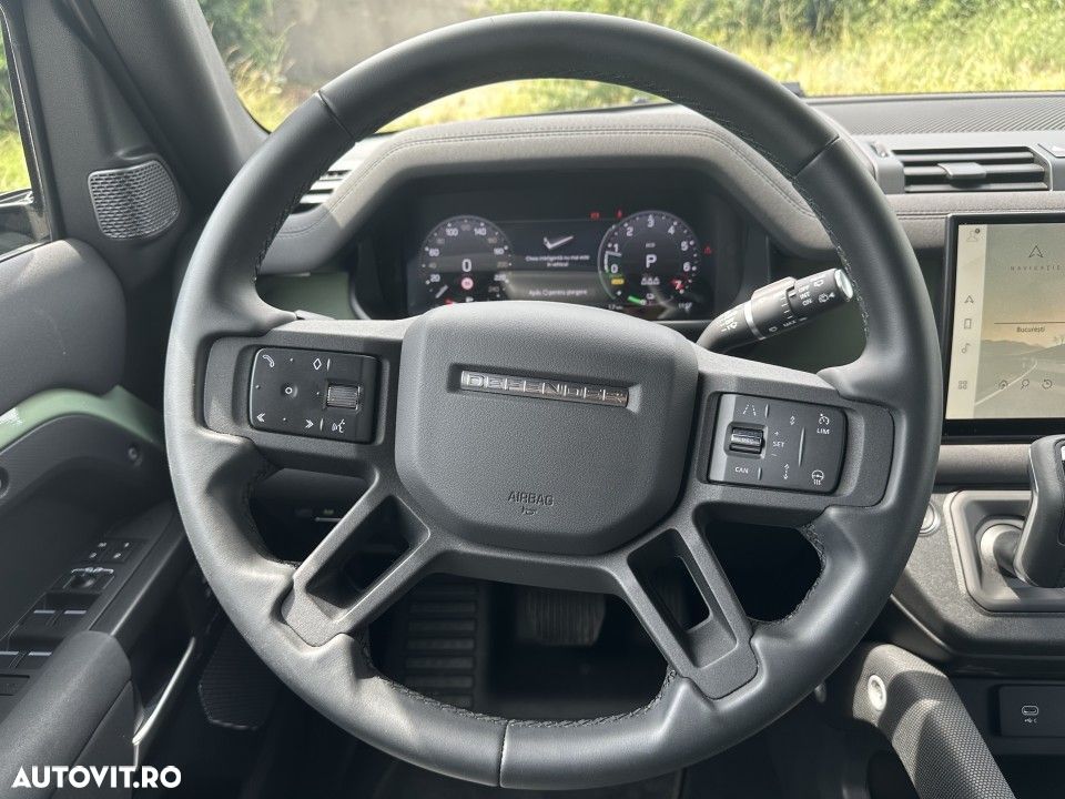 Land Rover Defender - 11