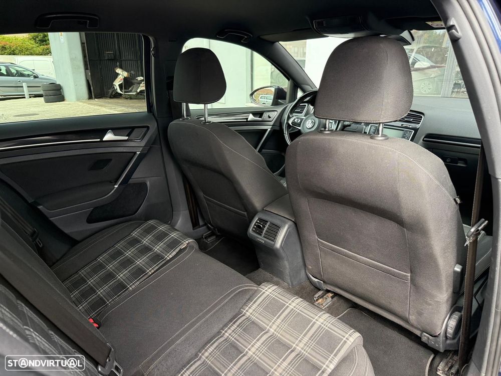 VW Golf 2.0 TDi GTD DSG - 15
