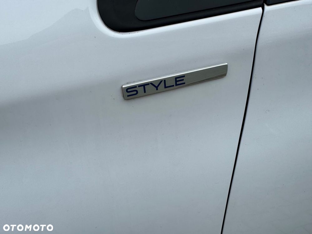 Peugeot 208 1.2 PureTech Style - 12