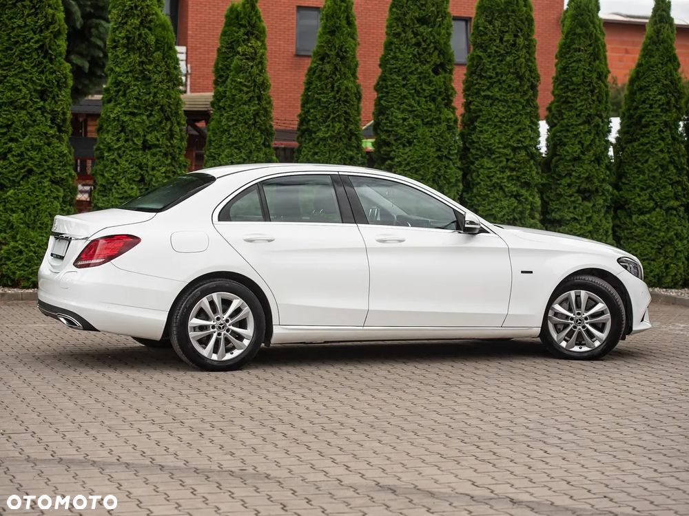 Mercedes-Benz Klasa C 300 e 4Matic 9G-TRONIC Edition Avantgarde - 8