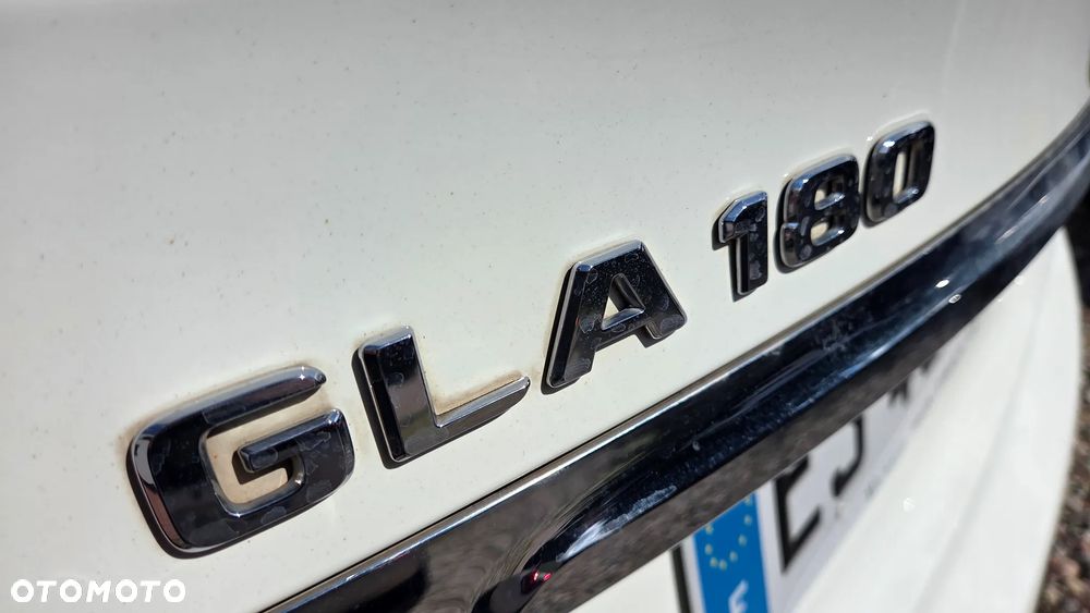 Mercedes-Benz GLA 180 Style - 13