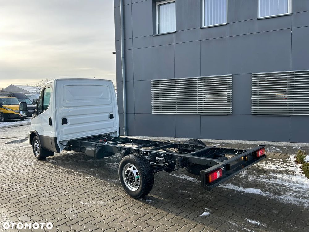 Iveco 35S18HA8, podwozie - 4