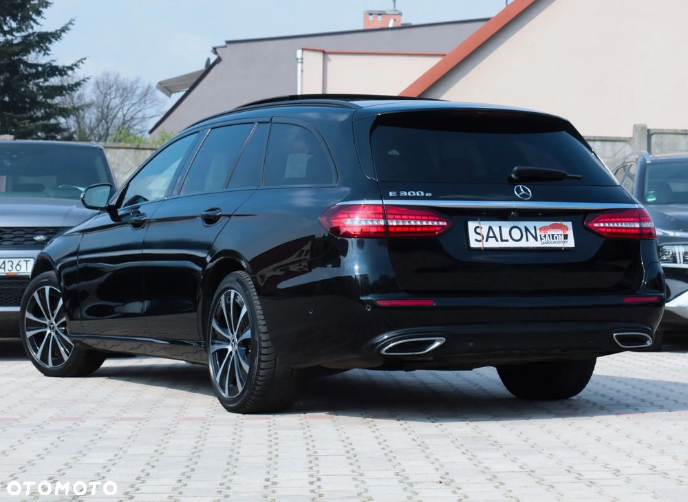 Mercedes-Benz Klasa E 300 9G-TRONIC Night Edition - 33