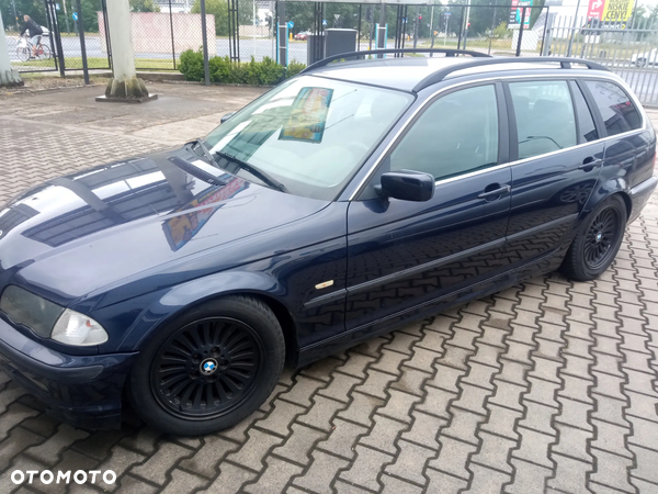 BMW Seria 3 320i Touring