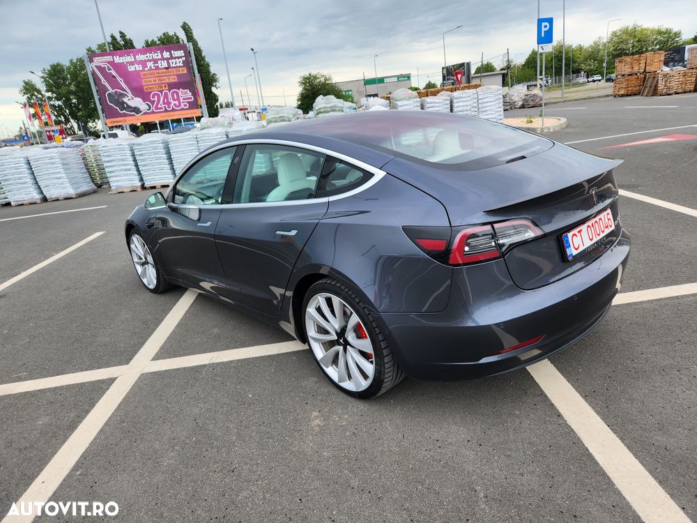 Tesla Model 3 Langstreckenbatterie Allradantrieb Dual Motor Performance - 3