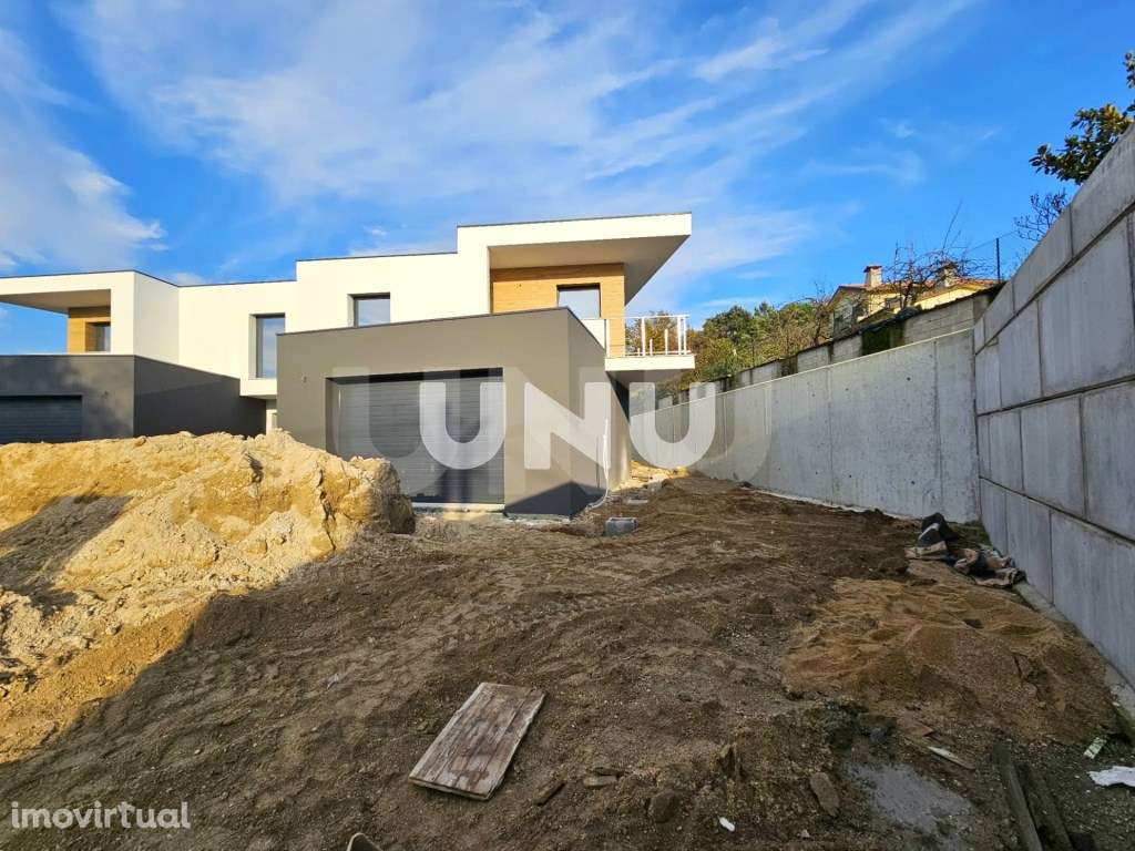 Moradia Geminada T3 - Rodeada de Natureza - Grande imagem: 2/35