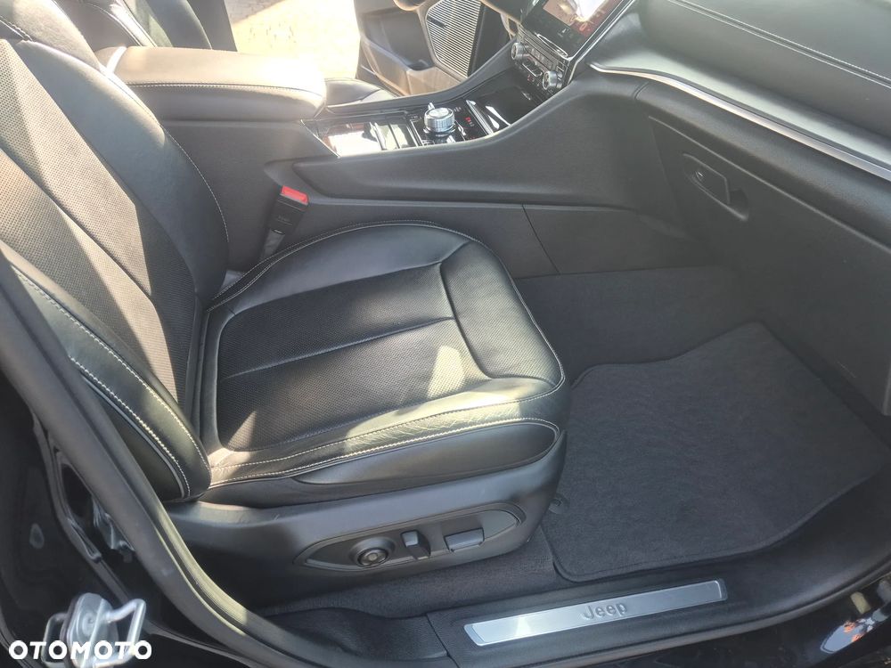 Jeep Grand Cherokee - 20